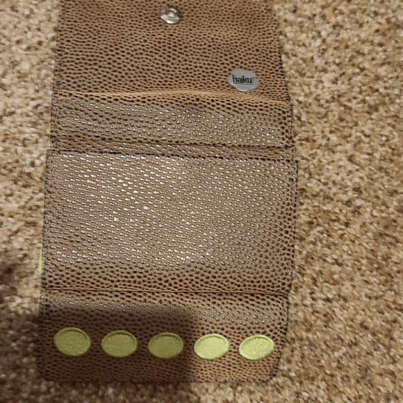 Auth. Haiku wallet - Picture 3 of 5